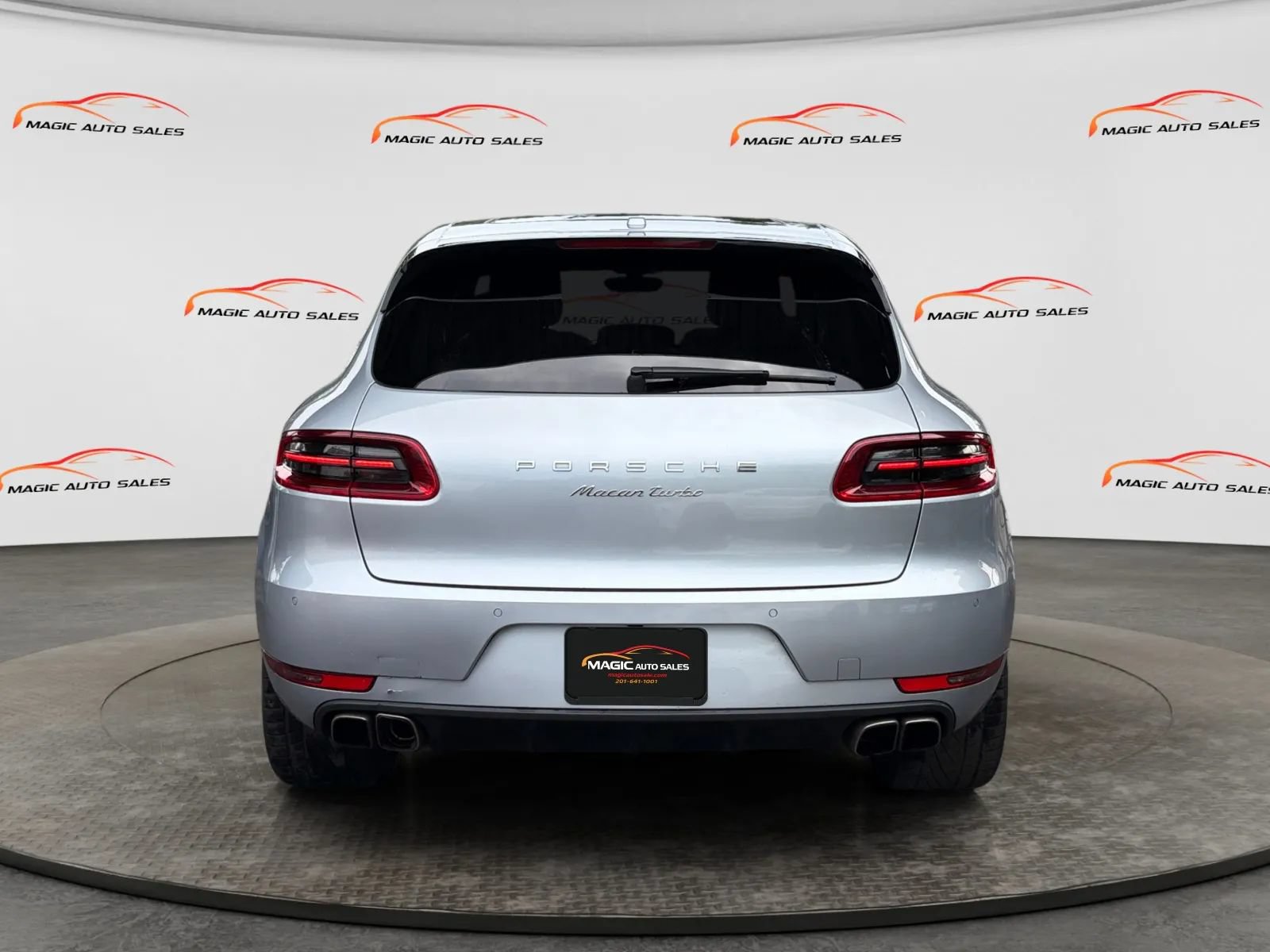 Used 2017 Porsche Macan Turbo AWD/4WD image 9