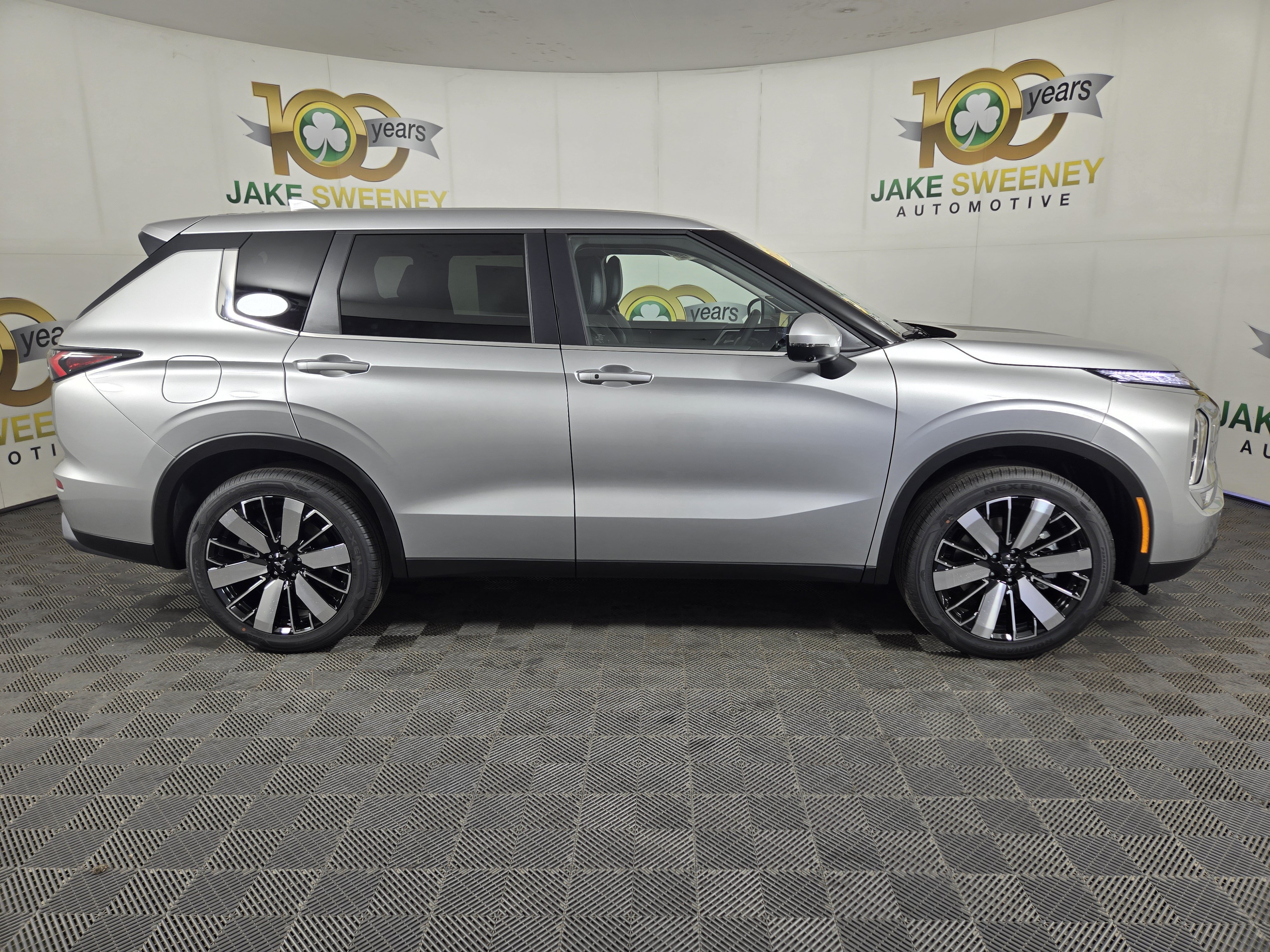 New 2026 Mitsubishi Outlander SE AWD/4WD image 8