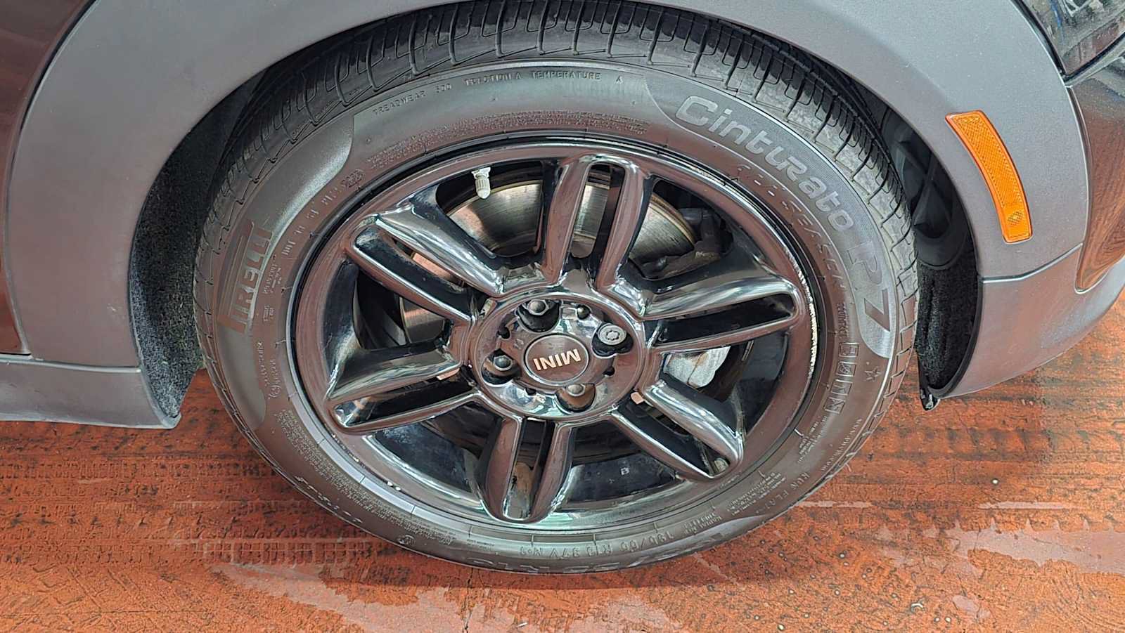 Used 2013 MINI Cooper Clubman FWD image 9