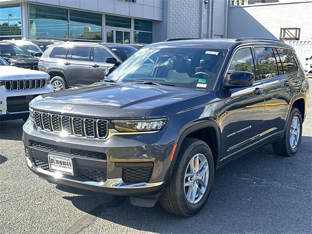 New 2025 Jeep Grand Cherokee L Laredo image 5