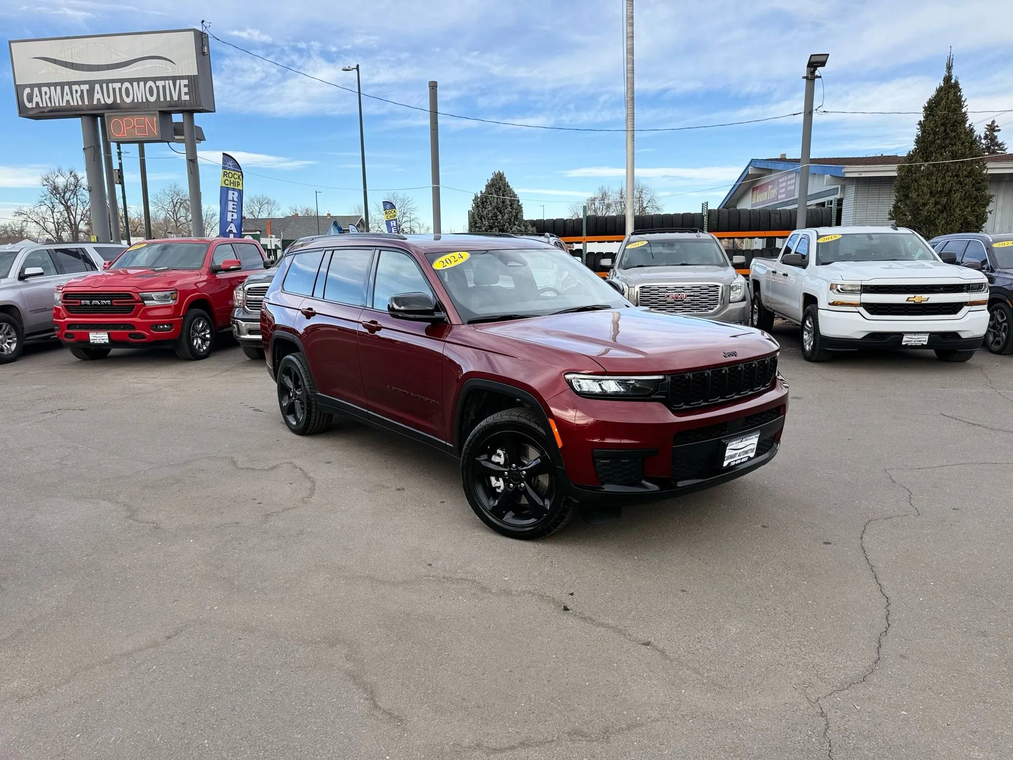 Used 2024 Jeep Grand Cherokee L Altitude AWD/4WD image 2