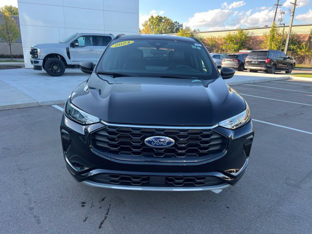 Used 2024 Ford Escape ST-Line w/ Tech Pack #1 AWD/4WD image 2