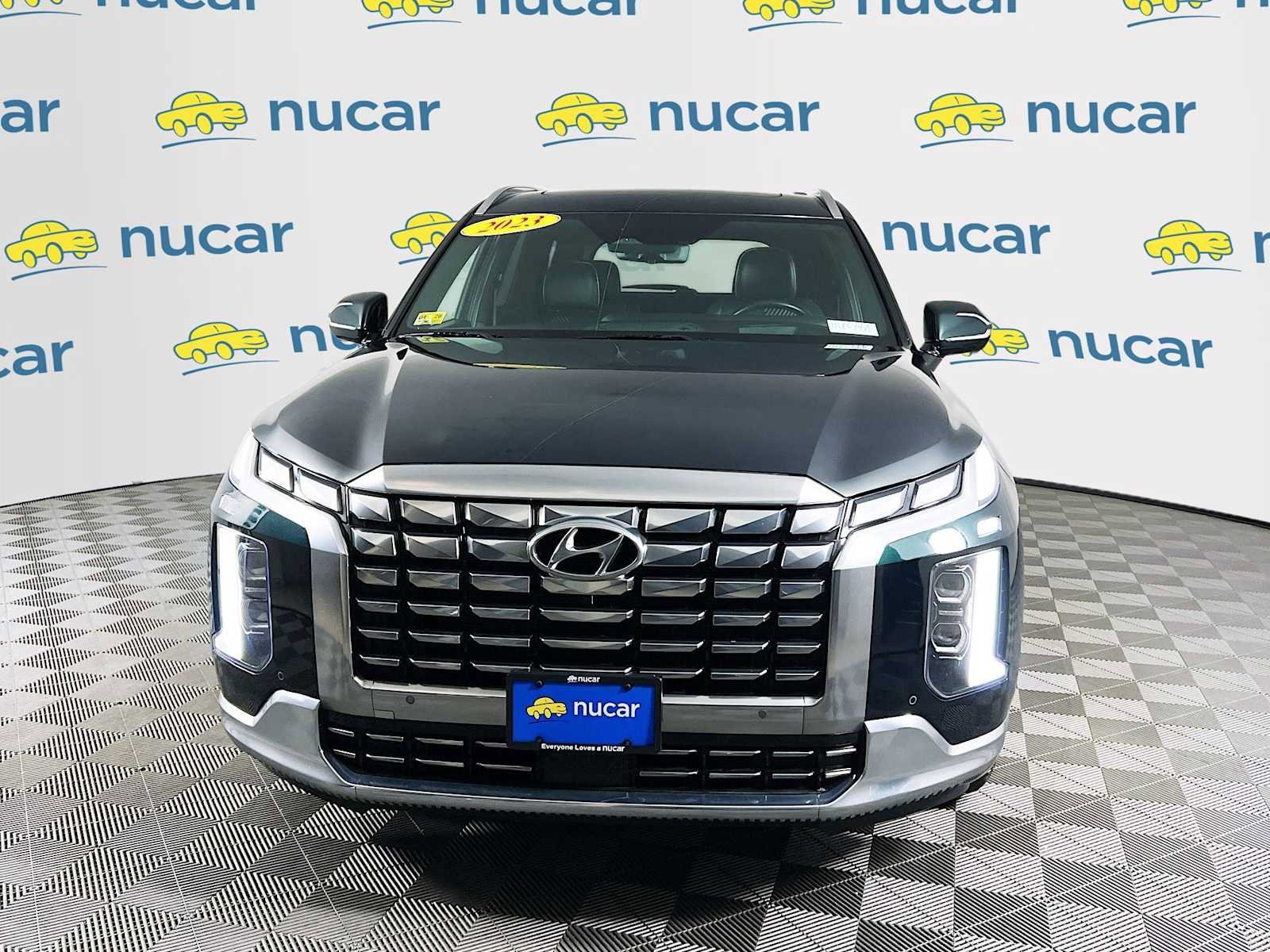 Used 2023 Hyundai Palisade Calligraphy w/ Cargo Package AWD/4WD image 2