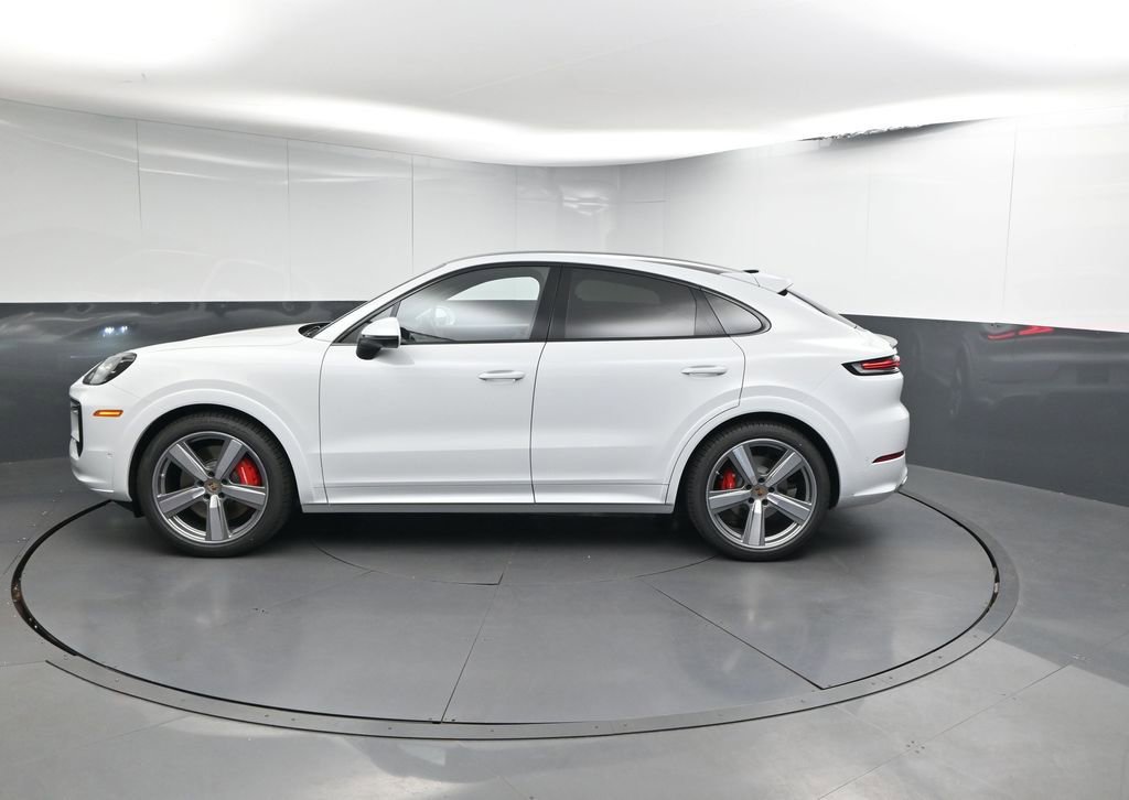 Certified 2026 Porsche Cayenne S AWD/4WD image 2