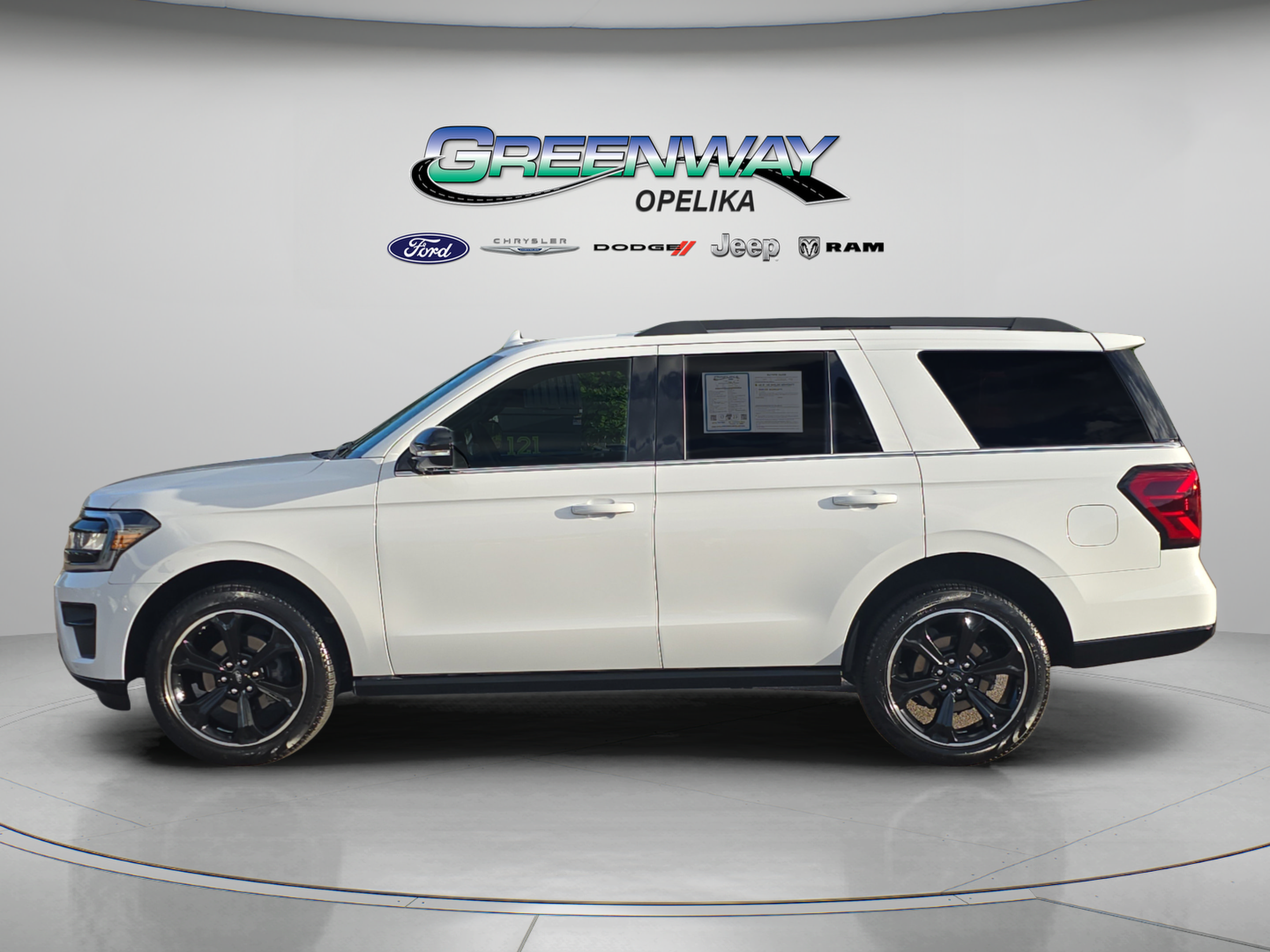 Used 2024 Ford Expedition Limited RWD image 4