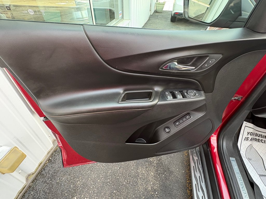Used 2018 Chevrolet Equinox Premier FWD image 8