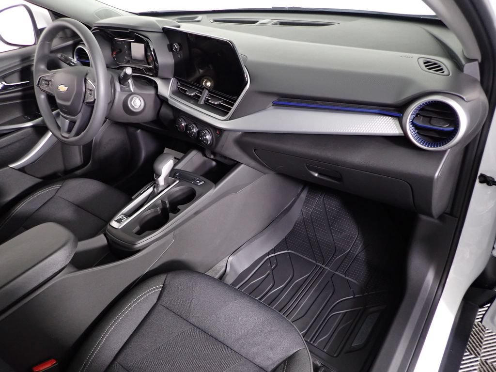 New 2026 Chevrolet Trax LS w/ LS Convenience Package FWD image 36