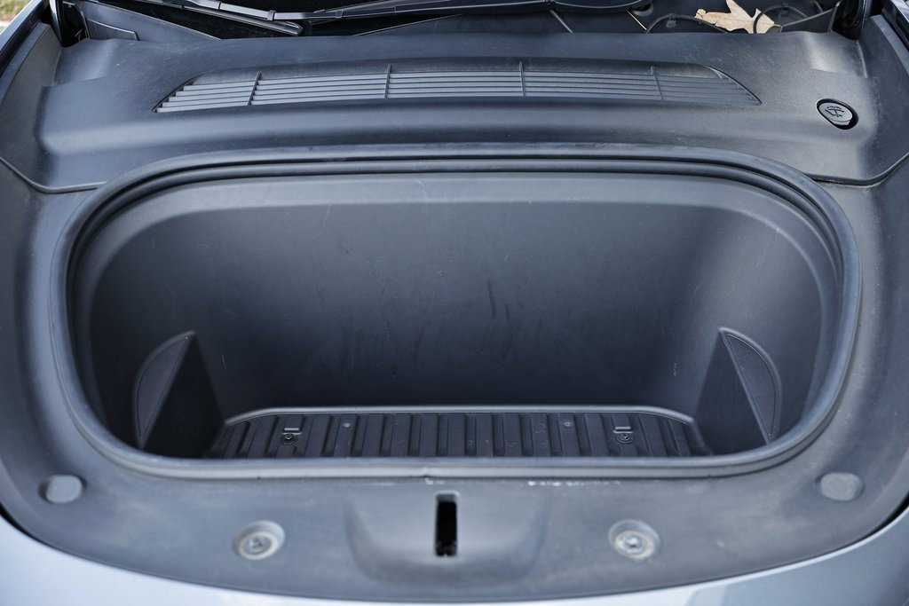 Used 2022 Tesla Model Y Long Range image 31