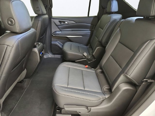 Used 2025 Chevrolet Traverse LT AWD/4WD image 25
