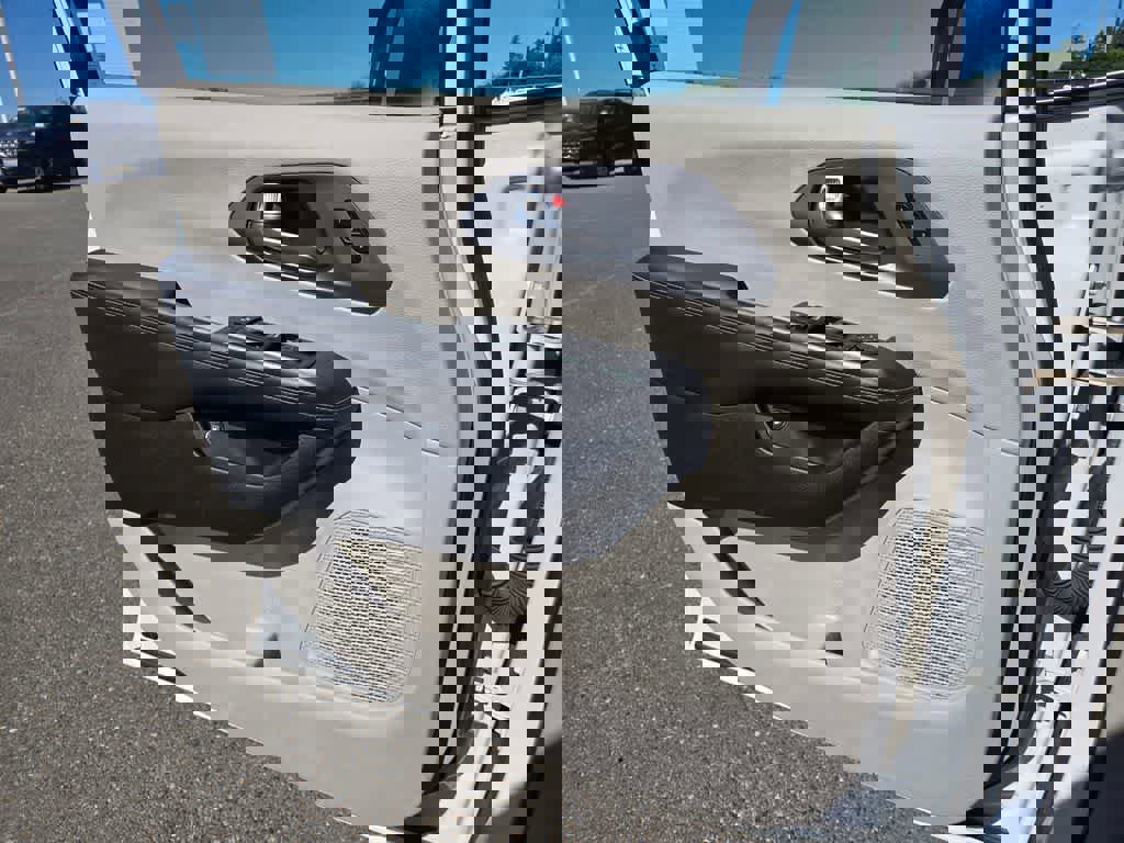 Used 2023 Chrysler Pacifica Touring-L image 19