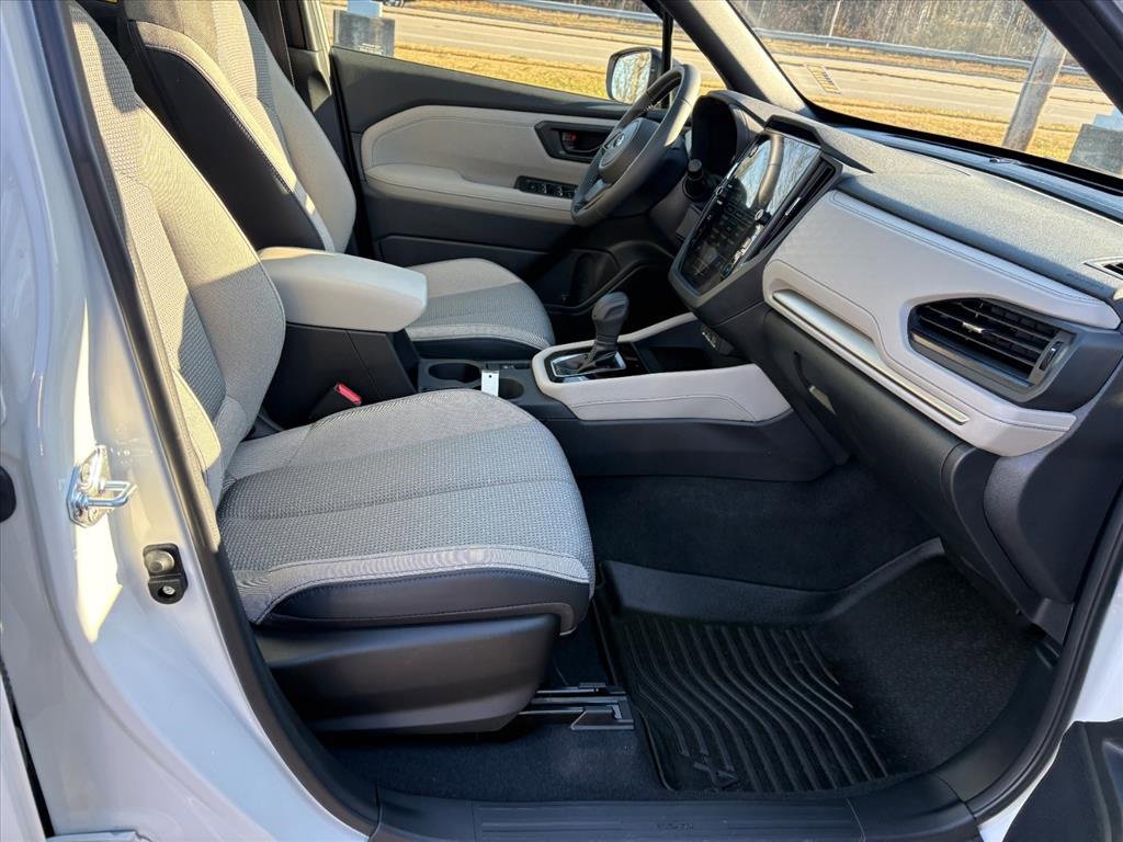 Used 2025 Subaru Forester Premium w/ Convenience Package #2 image 19