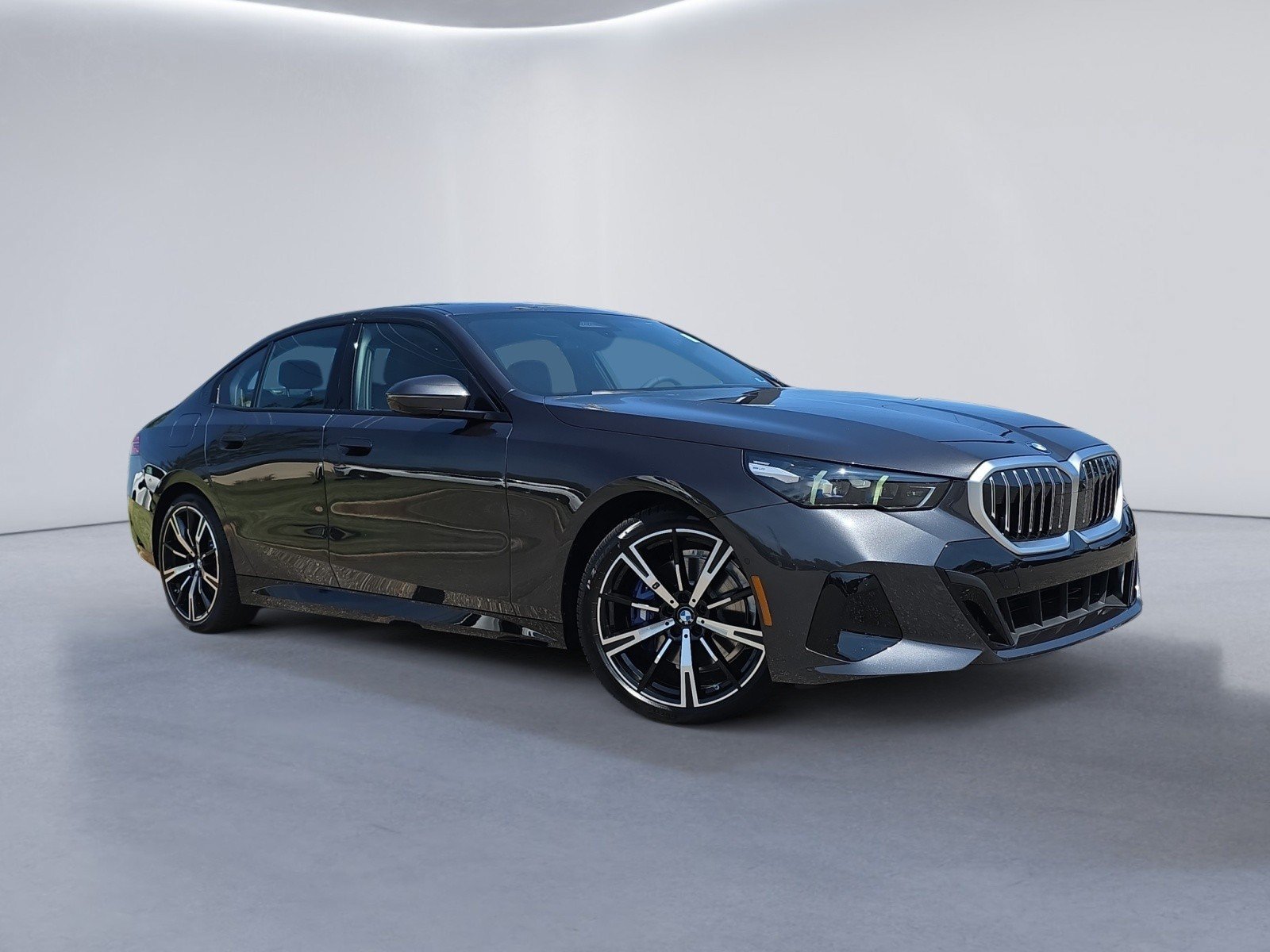 New 2027 BMW 530i xDrive w/ M Sport Package AWD/4WD image 2