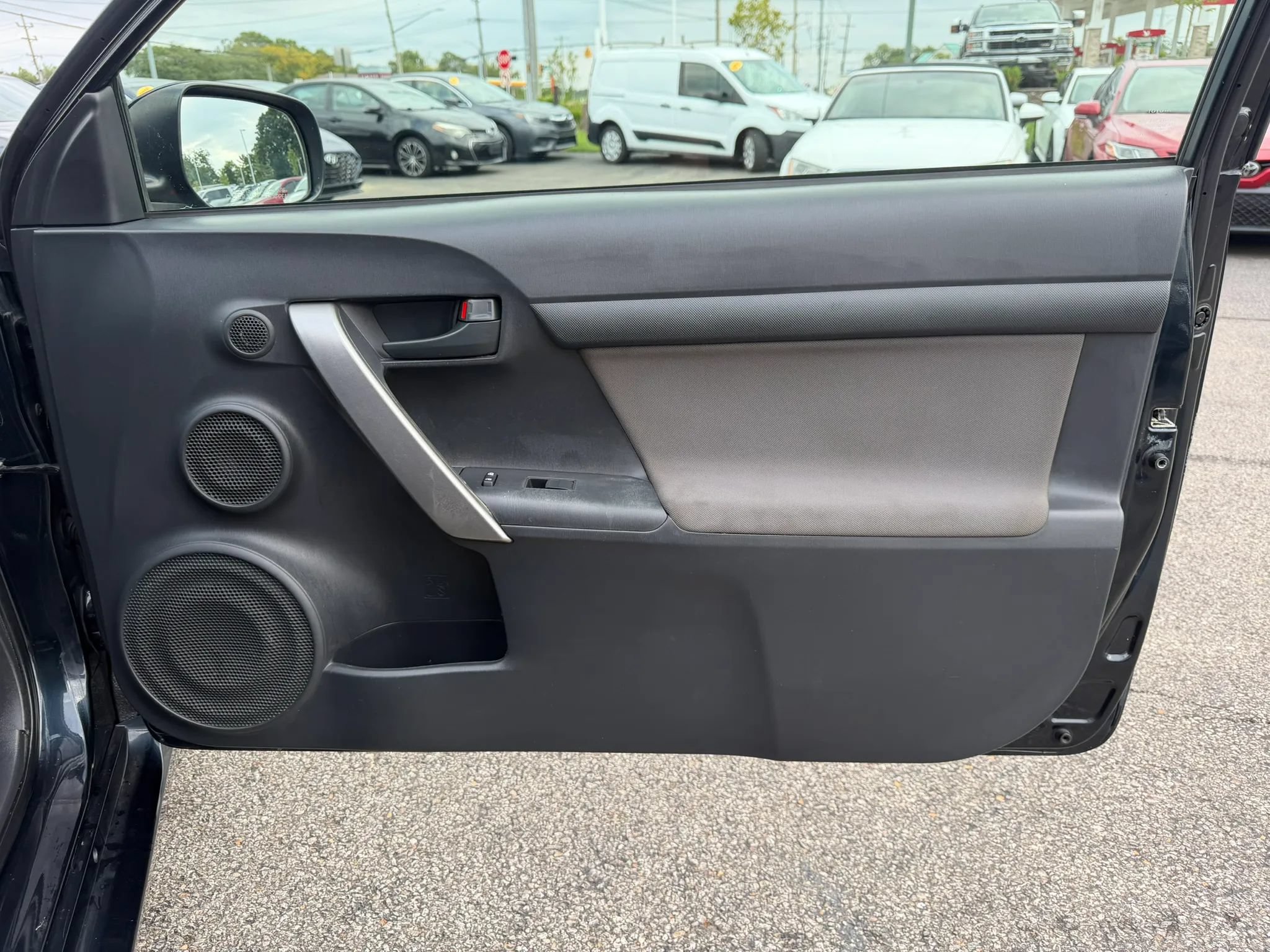 Used 2015 Scion tC FWD image 20