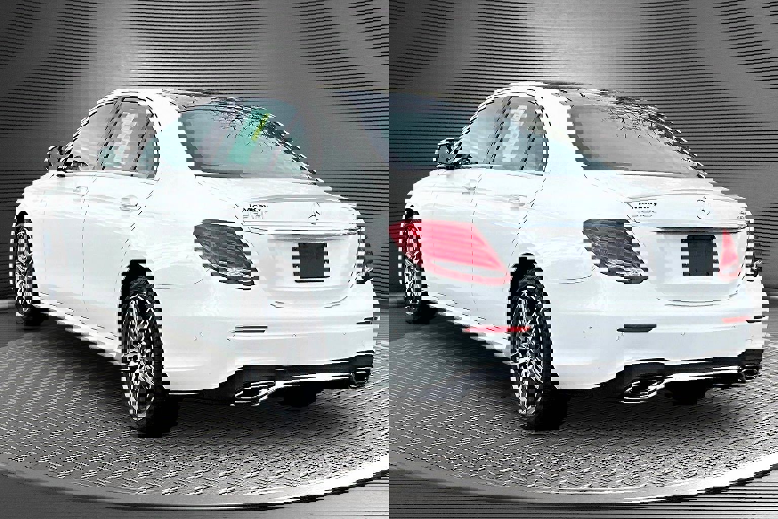 Used 2019 Mercedes-Benz E 300 4MATIC image 4