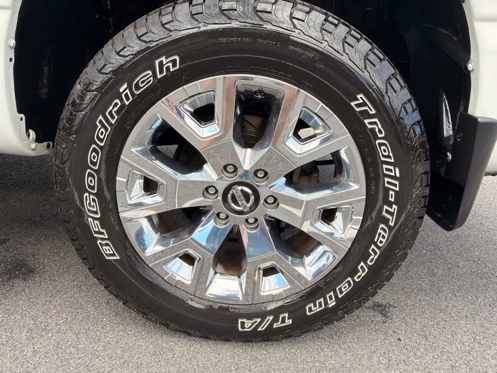 Used 2020 Nissan Titan SL w/ Moonroof Package AWD/4WD image 34