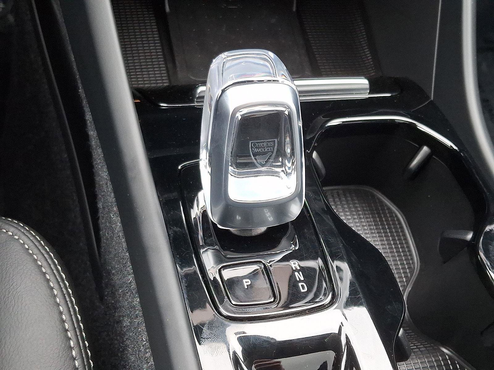 Certified 2023 Volvo XC40 B5 Ultimate w/ Climate Package AWD/4WD image 16