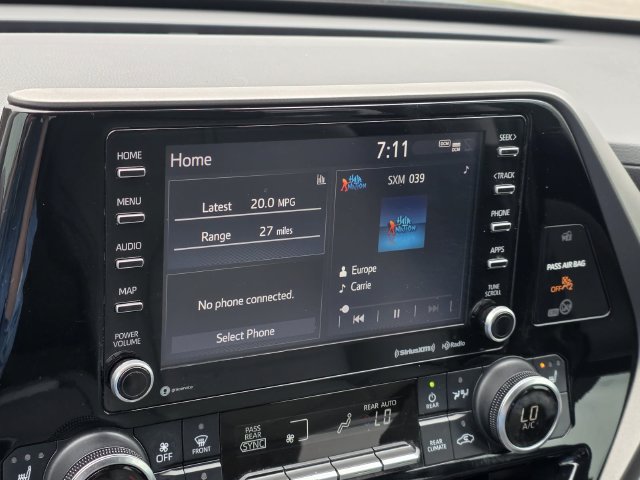 Used 2021 Toyota Highlander XLE FWD image 19