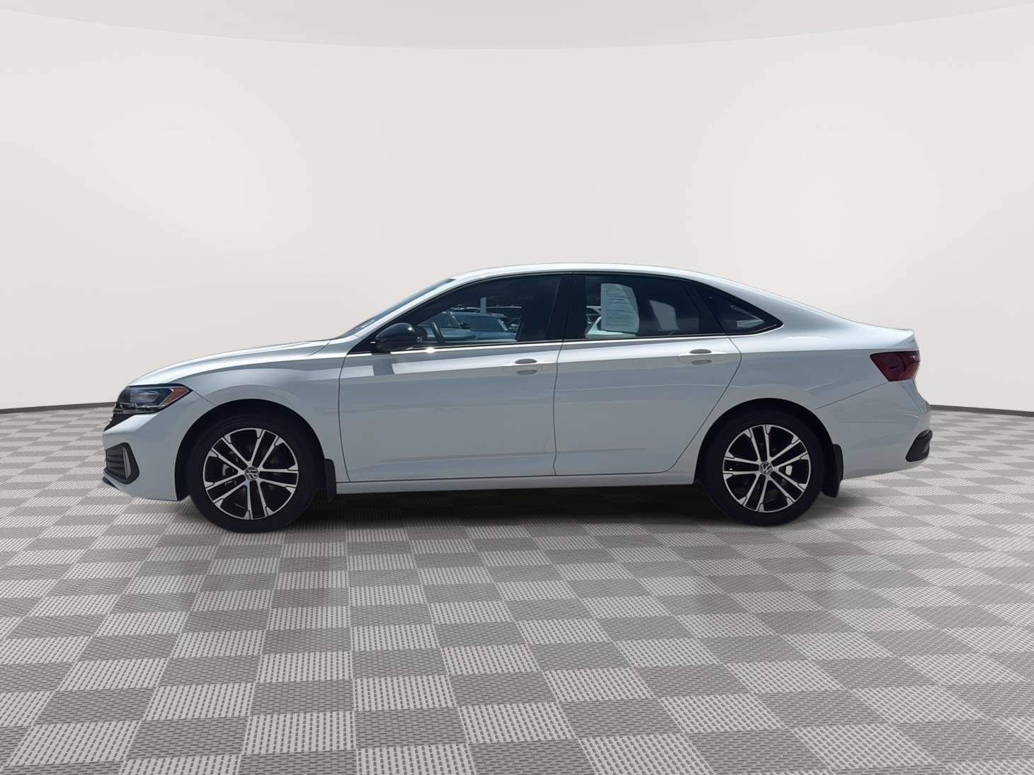 Used 2022 Volkswagen Jetta Sport FWD image 4