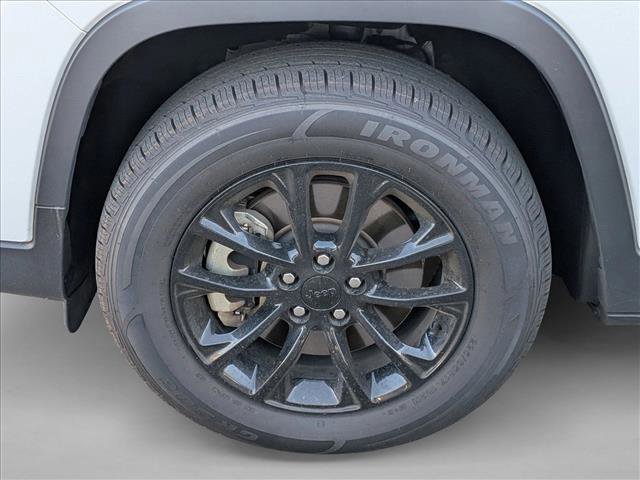 Used 2023 Jeep Cherokee Altitude Lux image 9