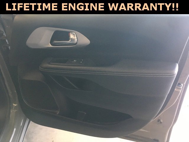 Certified 2025 Chrysler Pacifica Limited image 34