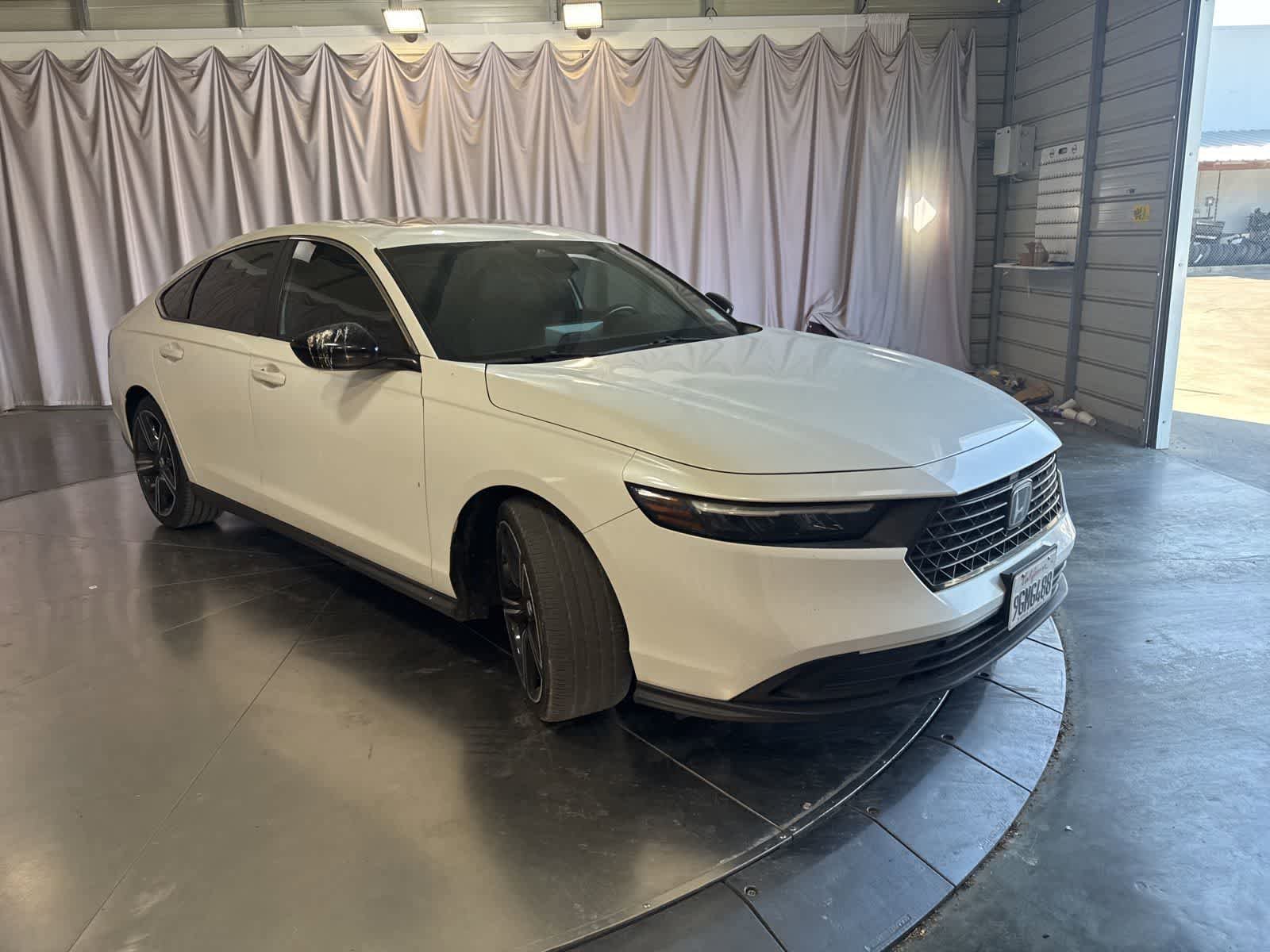 Used 2023 Honda Accord Sport image 3