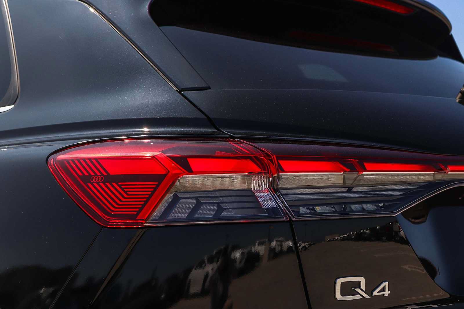 Used 2023 Audi Q4 e-tron Premium Plus w/ Premium Plus RWD image 12
