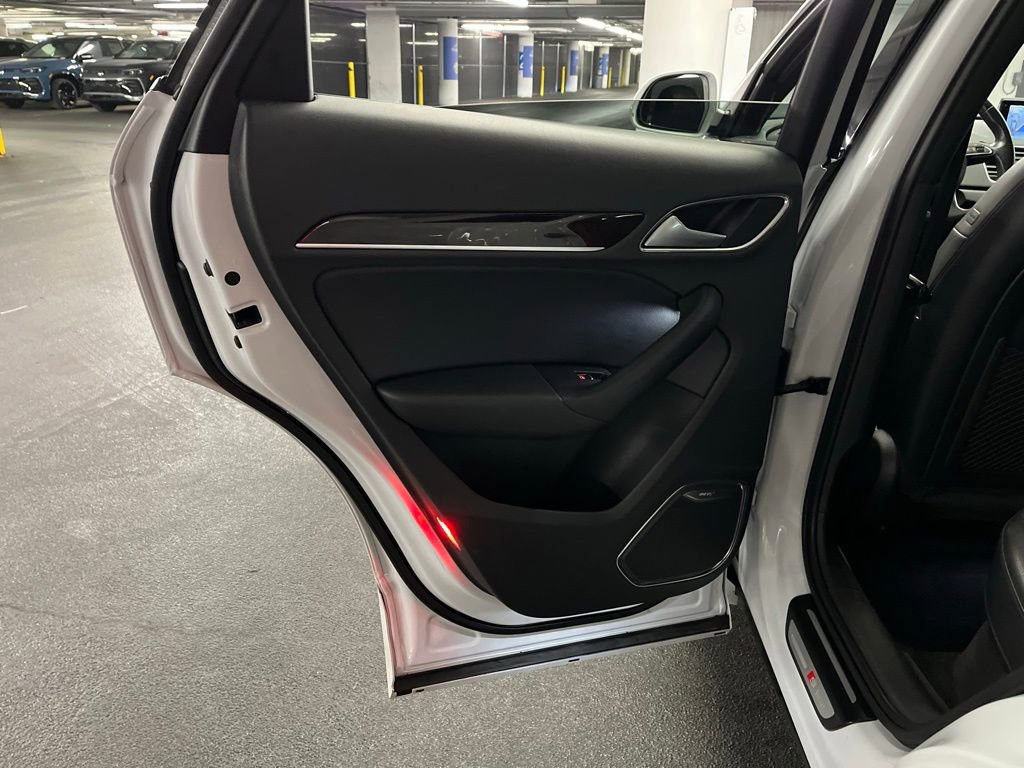 Used 2018 Audi Q3 2.0T Premium Plus w/ Premium Plus Package image 19