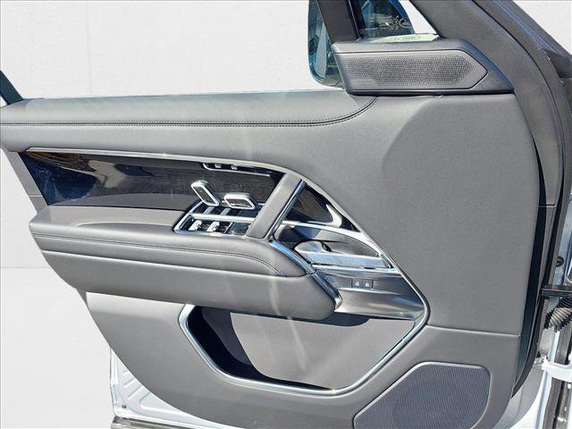 New 2025 Land Rover Range Rover SE image 26