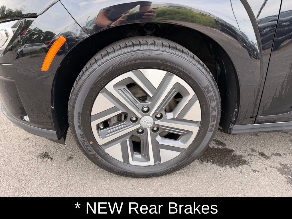 Certified 2023 Hyundai Kona Limited FWD image 9