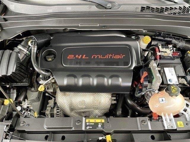 Used 2020 Jeep Renegade Latitude w/ Cold Weather Group AWD/4WD image 31