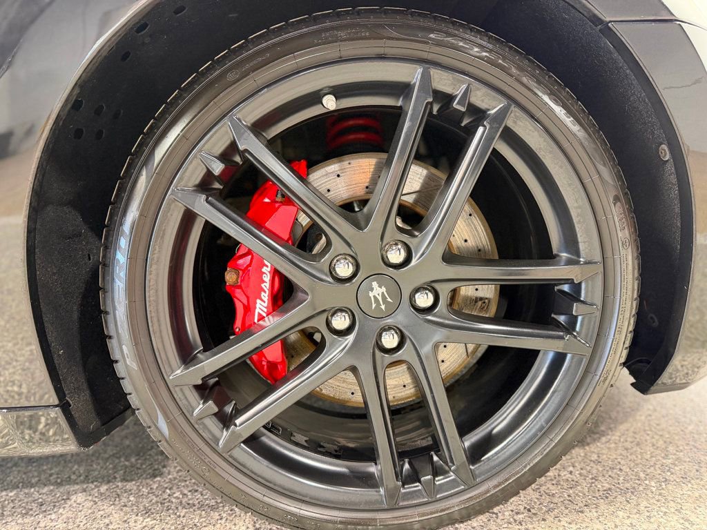 Used 2015 Maserati GranTurismo MC RWD image 32