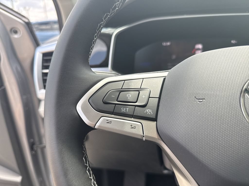 New 2026 Volkswagen Taos SE FWD image 16