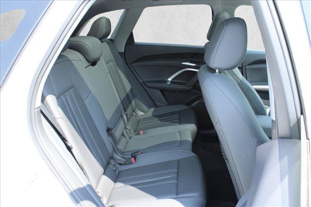 Used 2025 Audi Q5 Premium w/ Convenience Package AWD/4WD image 29