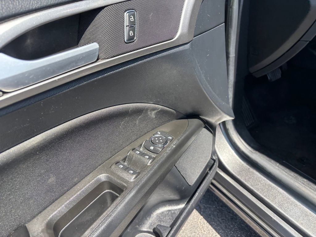 Used 2020 Ford Fusion SE FWD image 27
