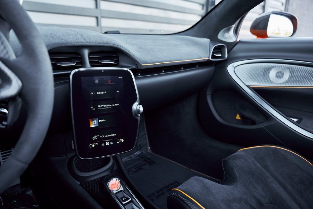 Used 2025 McLaren Artura Spider RWD image 62