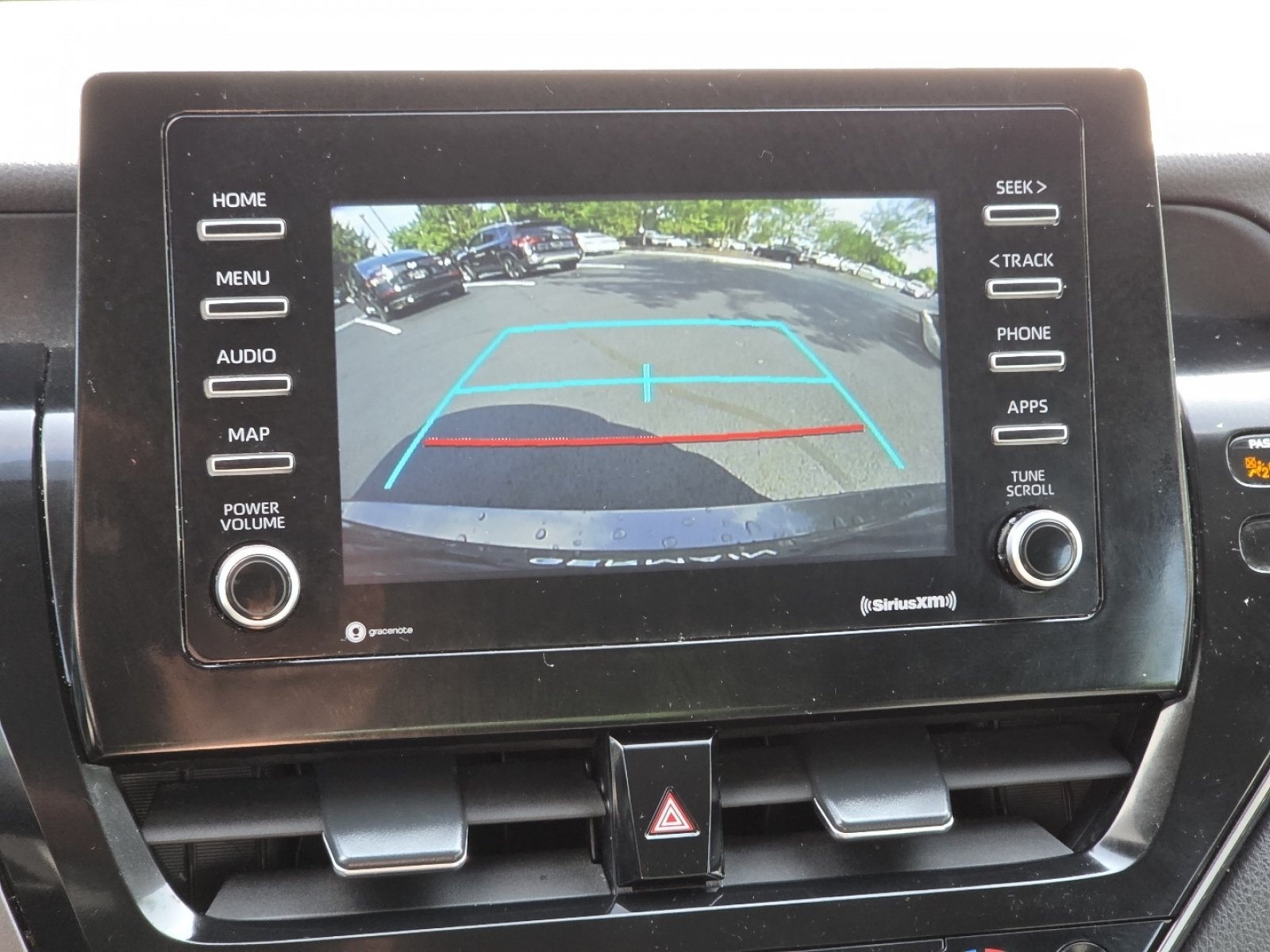 Used 2023 Toyota Camry SE FWD image 10