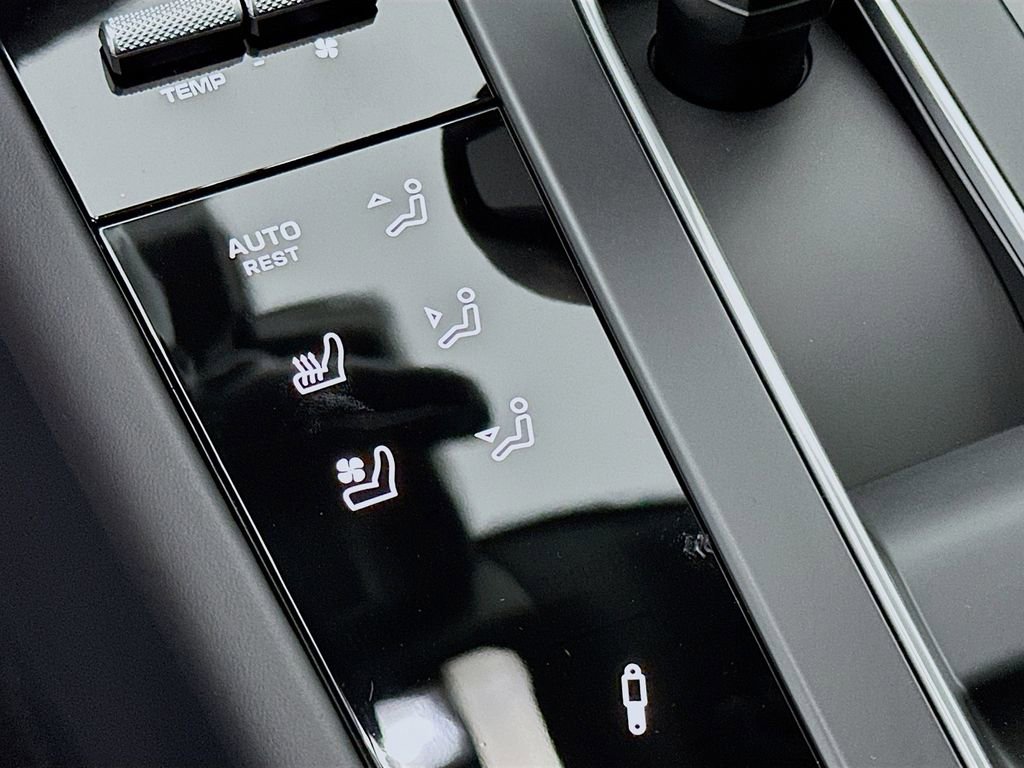 New 2025 Porsche Macan Turbo image 23