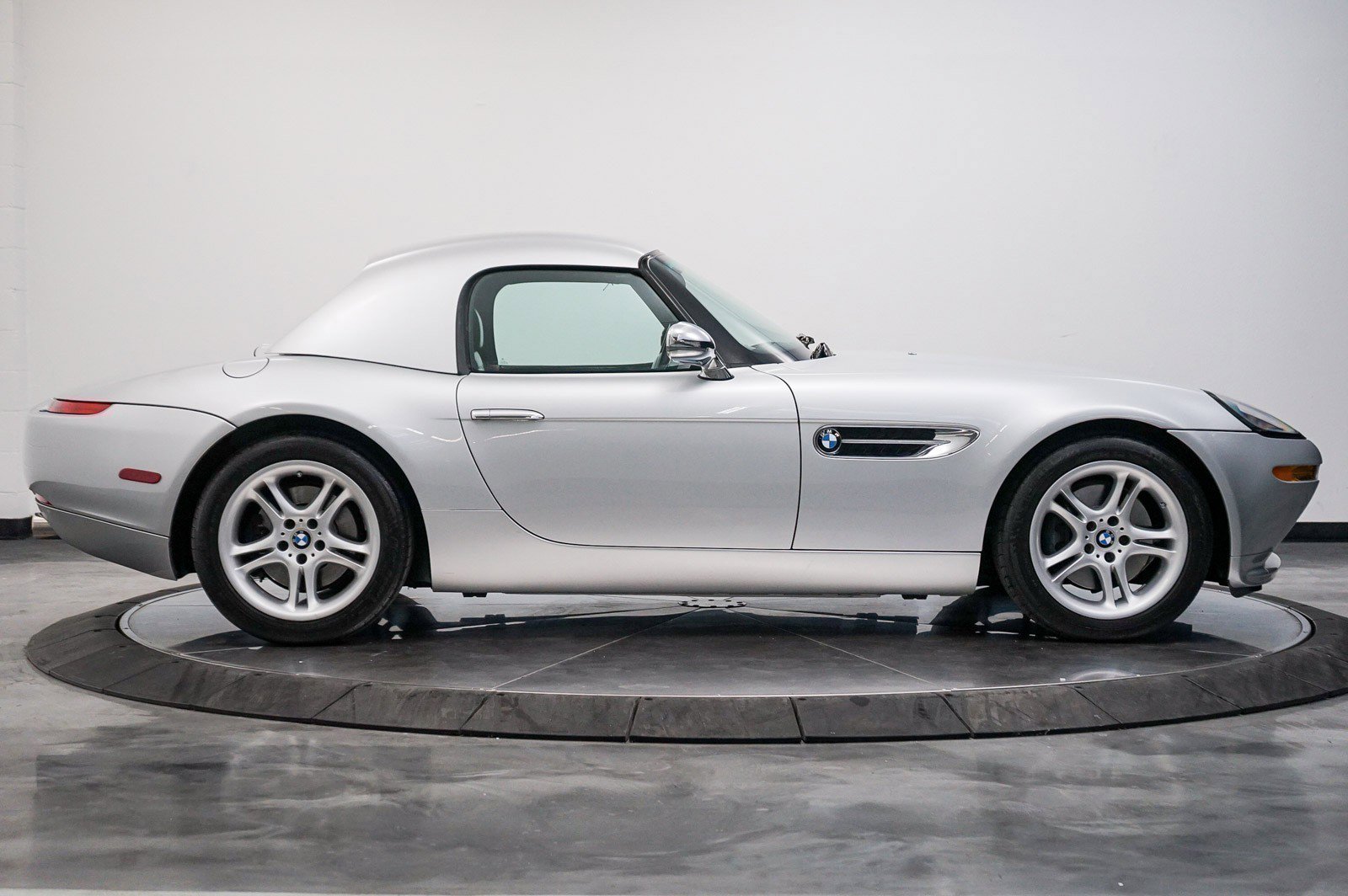 Used 2003 BMW Z8 image 58