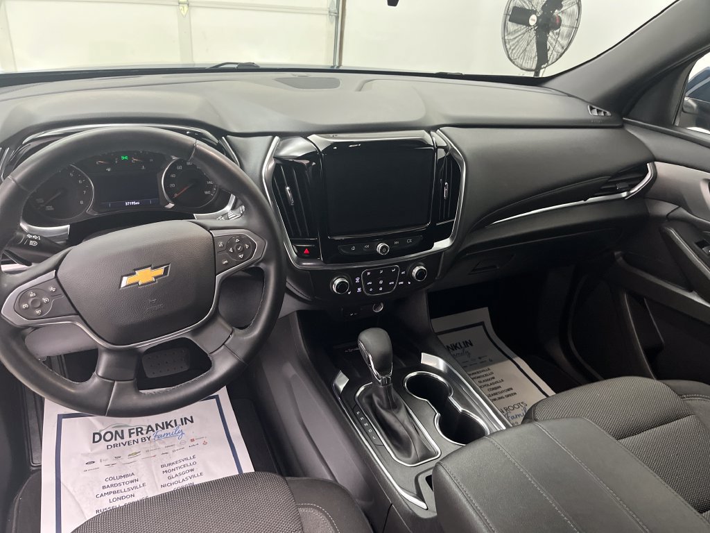 Used 2023 Chevrolet Traverse LT FWD image 14