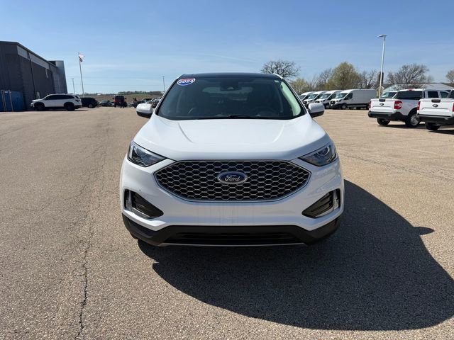 Used 2024 Ford Edge SEL w/ Convenience Package AWD/4WD image 2