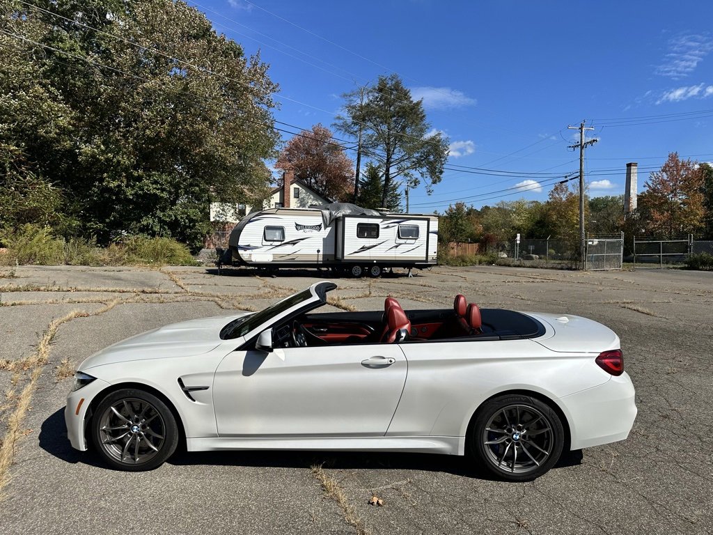 Used 2020 BMW M4 Convertible image 32