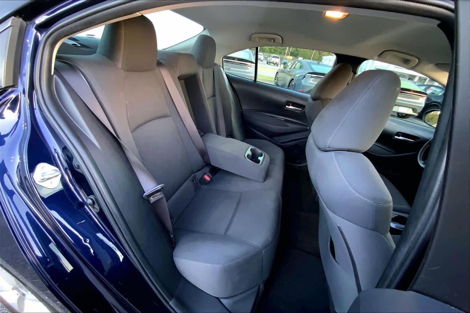Used 2020 Toyota Corolla LE FWD image 19