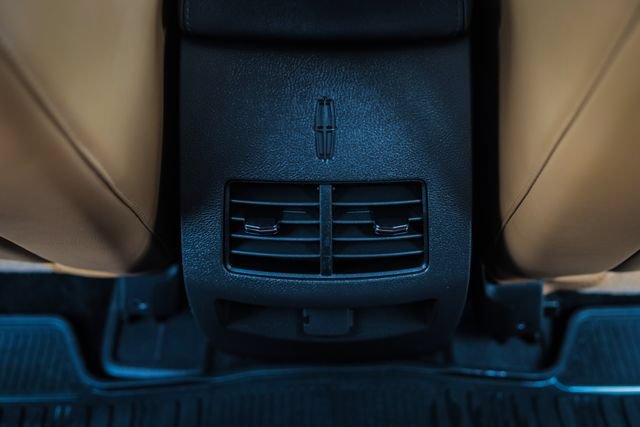 Used 2013 Lincoln MKX AWD image 36