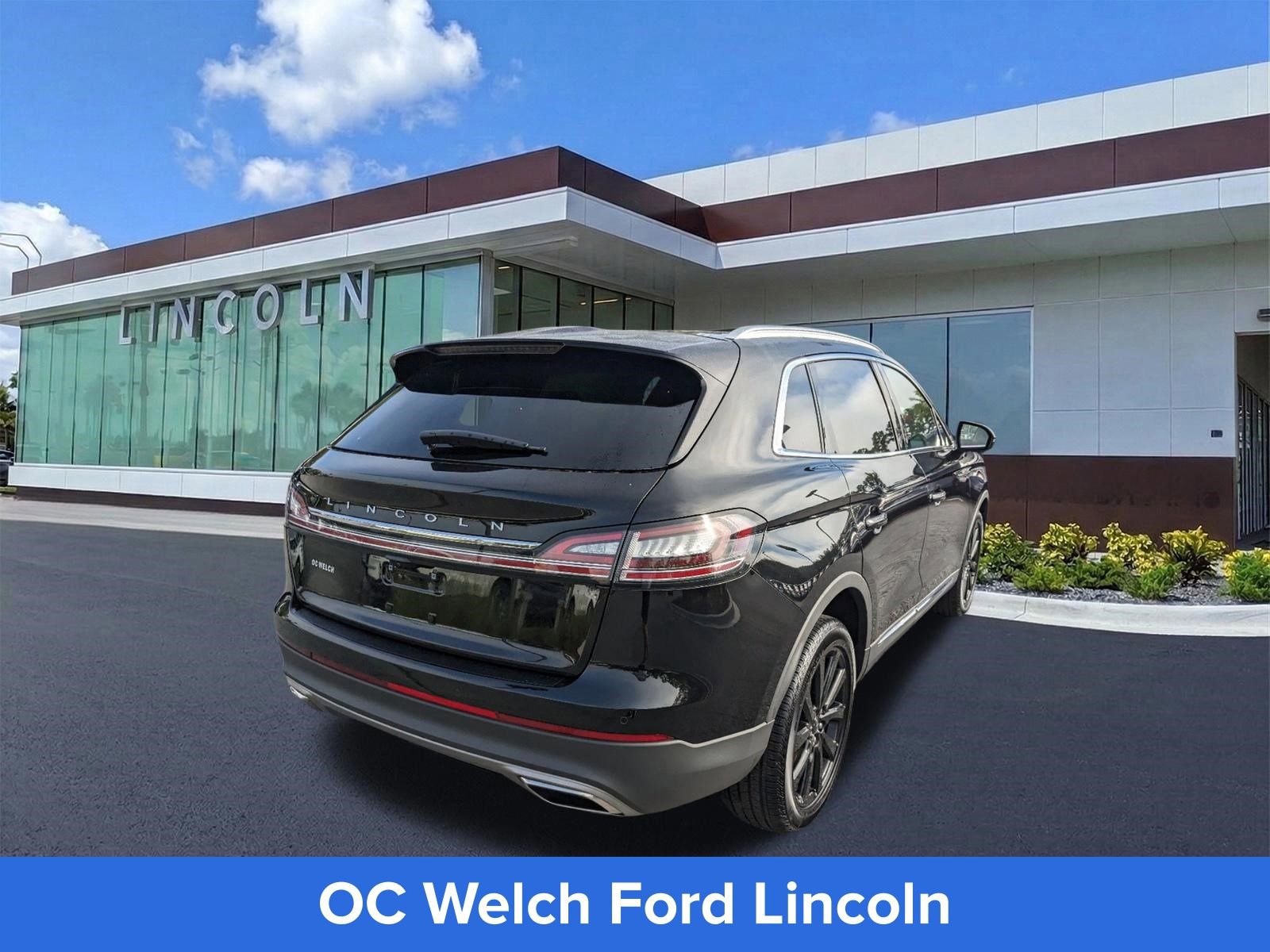 Certified 2023 Lincoln Nautilus Reserve w/ Monochromatic Package image 5