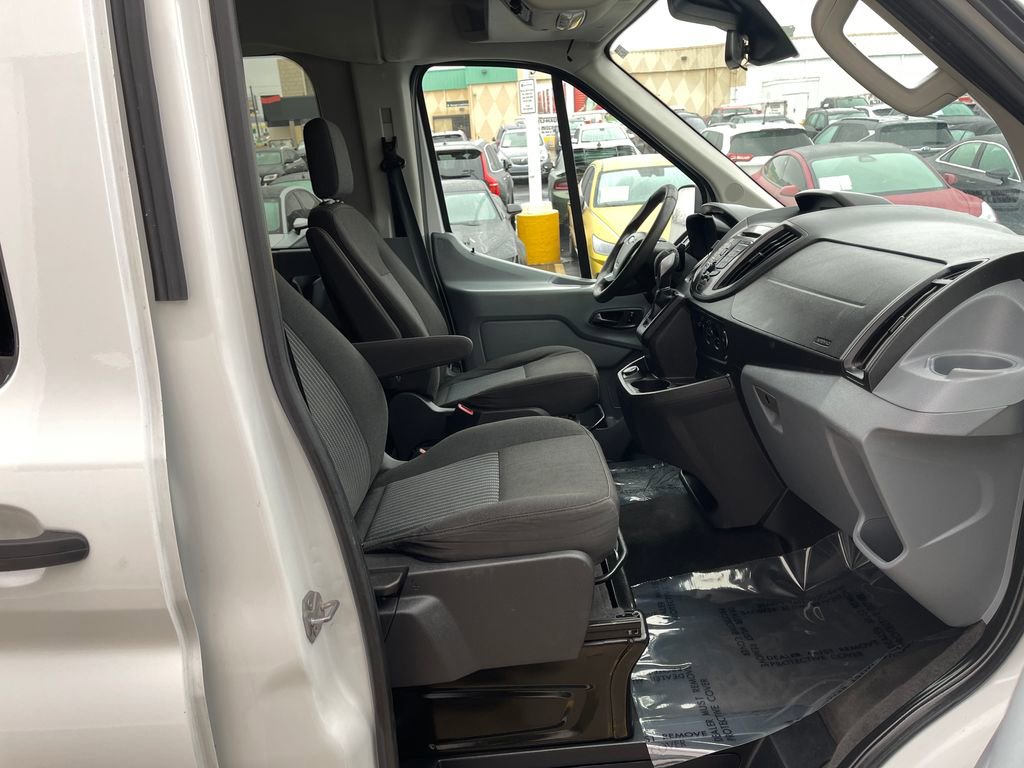 Used 2018 Ford Transit 350 XLT image 30