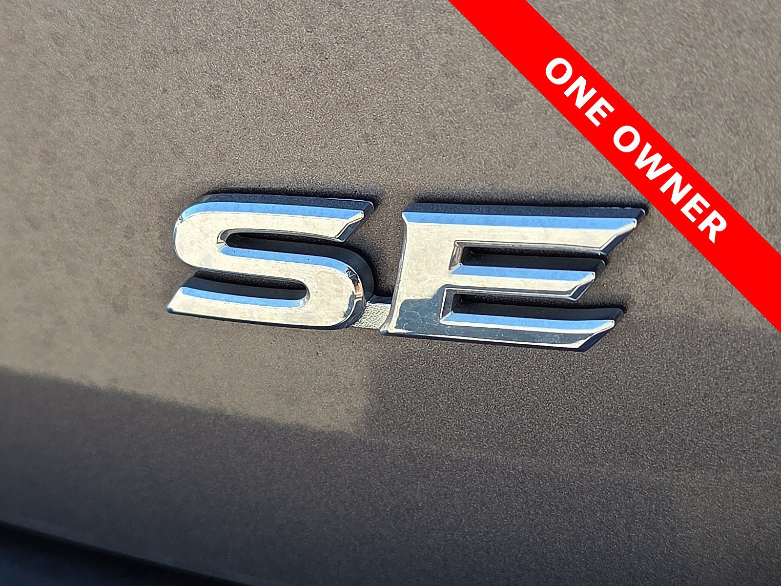 Used 2023 Toyota Camry SE FWD image 8