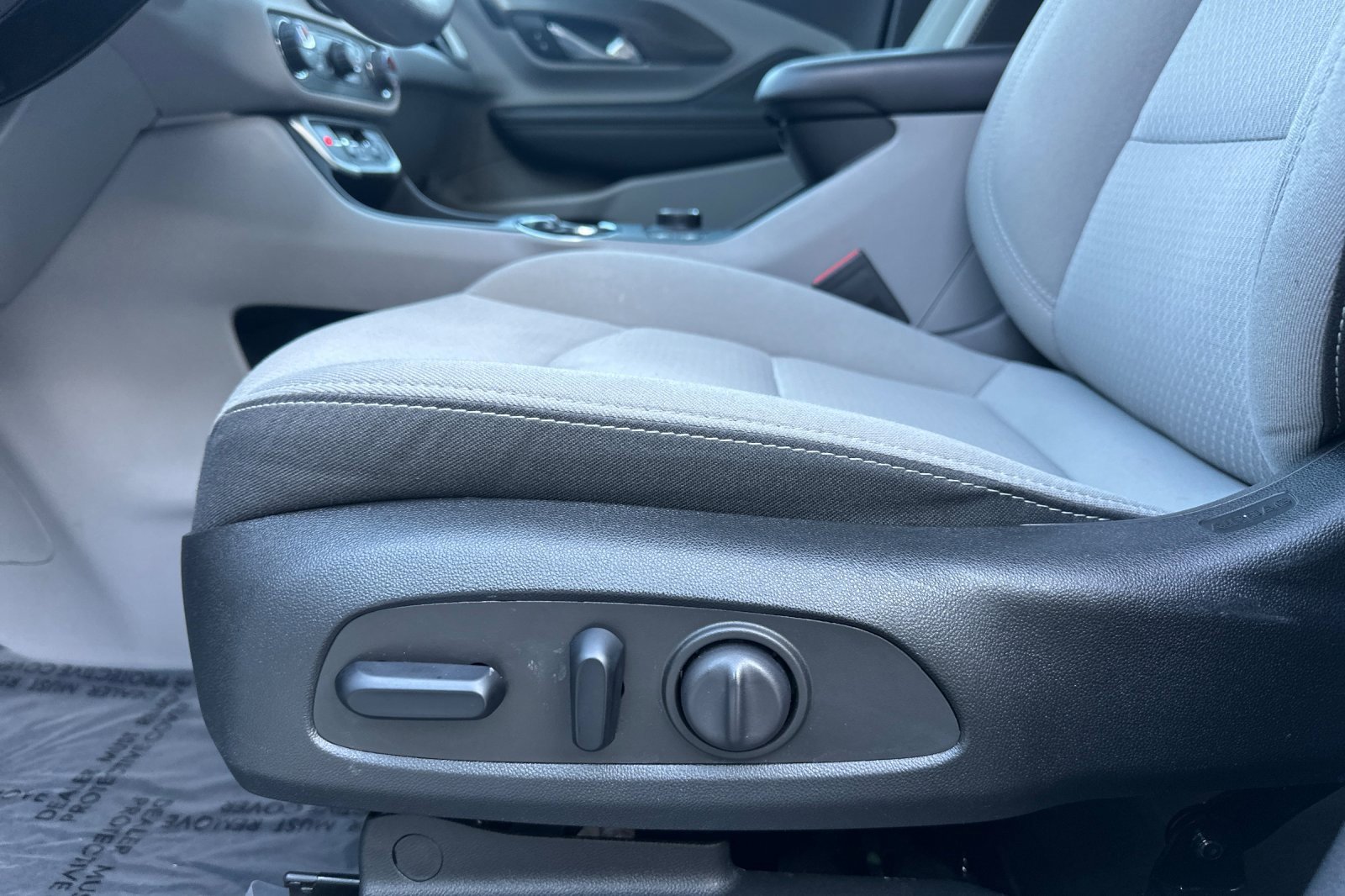 Used 2023 GMC Terrain SLE w/ Driver Convenience Package image 13