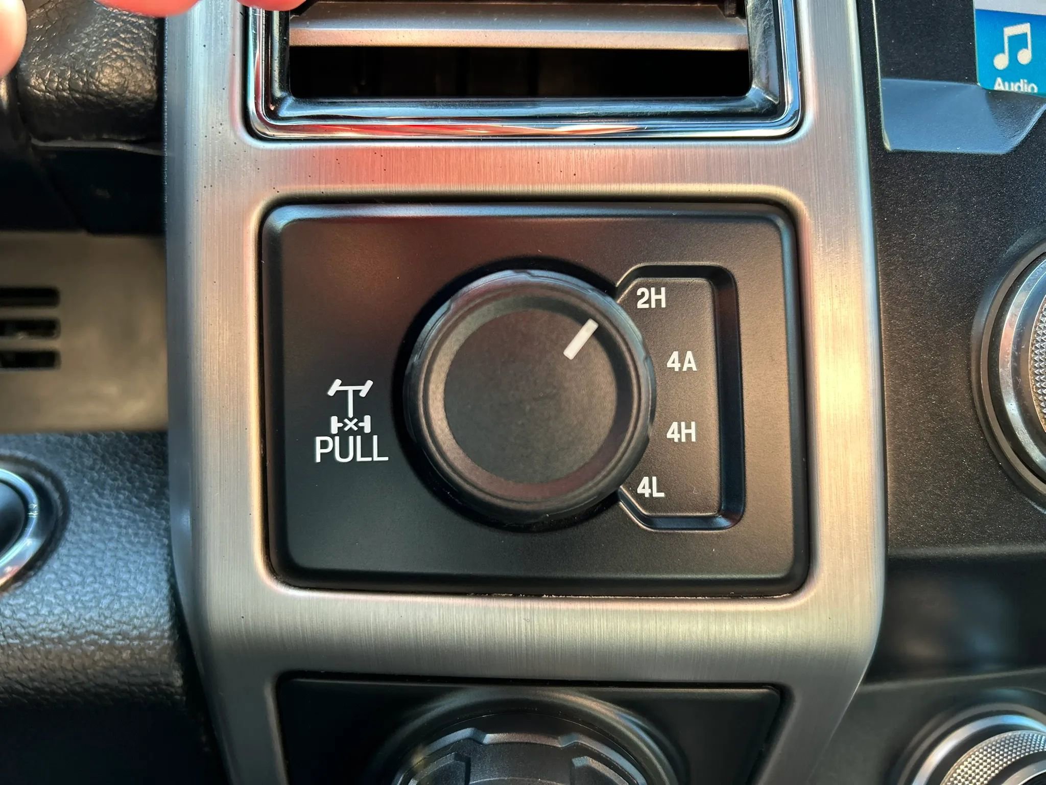 Used 2019 Ford F150 Platinum w/ Equipment Group 701A Luxury image 17