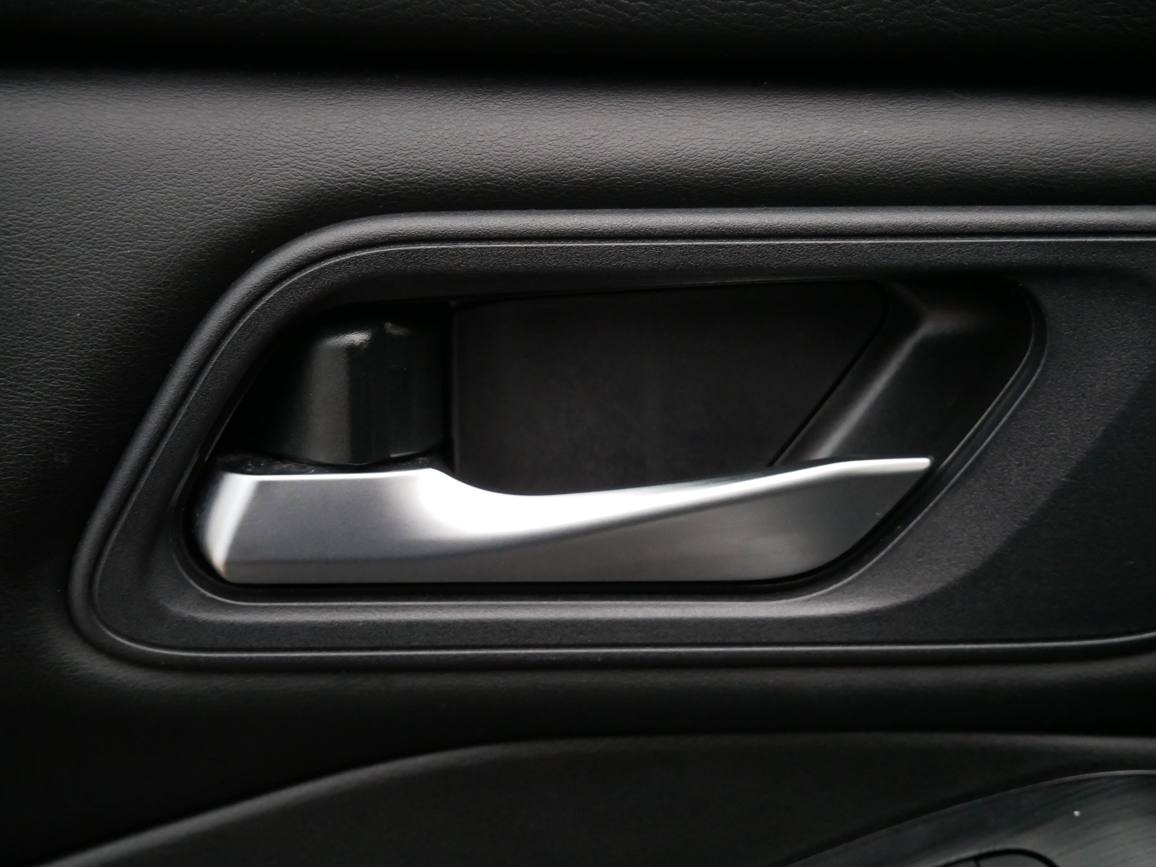 Used 2024 Nissan Rogue SV image 14