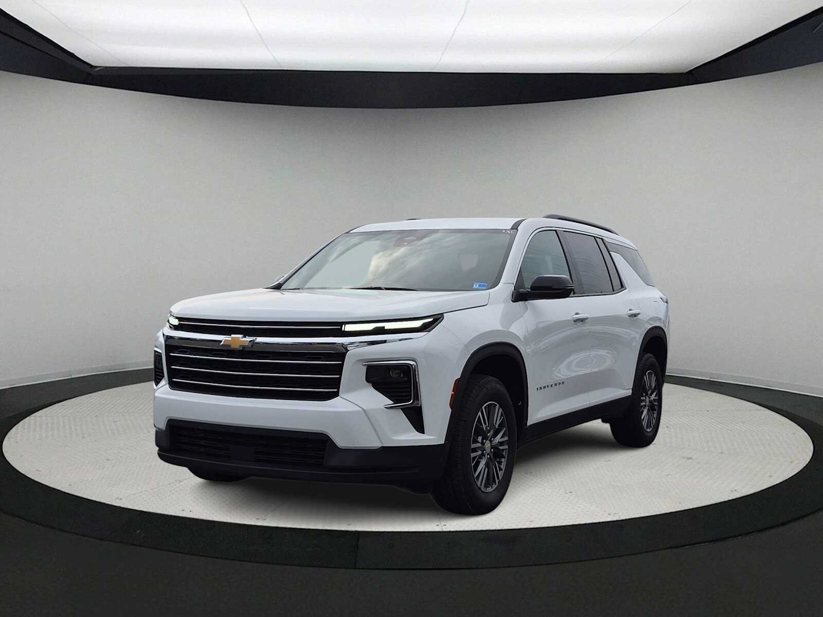 Used 2025 Chevrolet Traverse LT AWD/4WD image 4